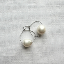 Load image into Gallery viewer, Tilly Drops ~ Single Pearl on Silver