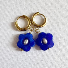 Load image into Gallery viewer, Lucy Drops ~ Flower Pearl Huggies