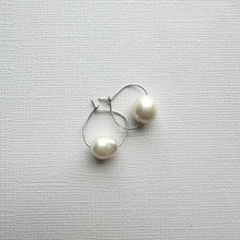 Load image into Gallery viewer, Tilly Drops ~ Single Pearl on Silver