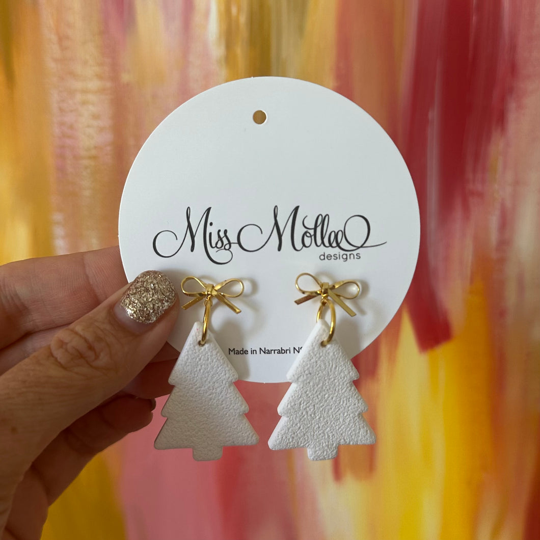 Oh Big Christmas Tree w Bows ~ White